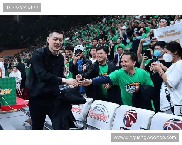 北京篮球队灵活性引发热议球迷对战术调整的看法各异